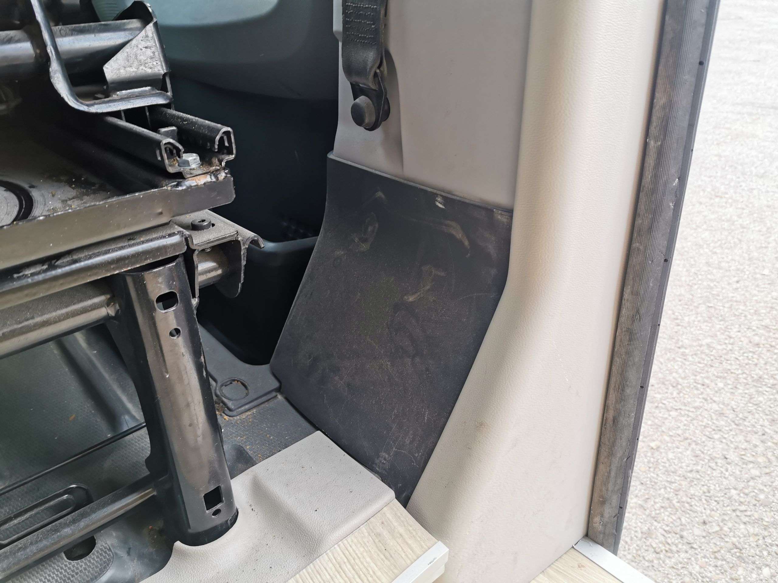 Molduras ABS Pilares Delanteros Tipo Ducato Beige 2006-actualidad - Imagen 6